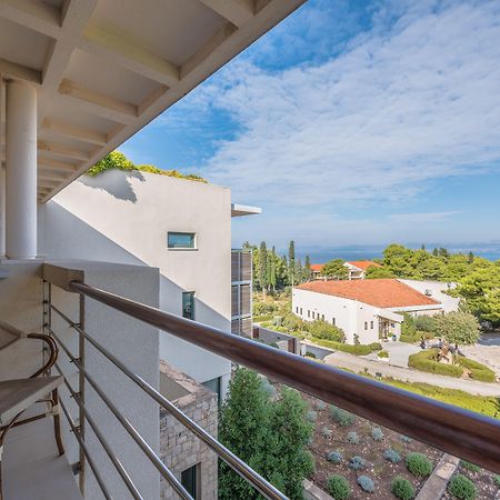 Aminess Vival Velaris Resort Supetar Exterior foto