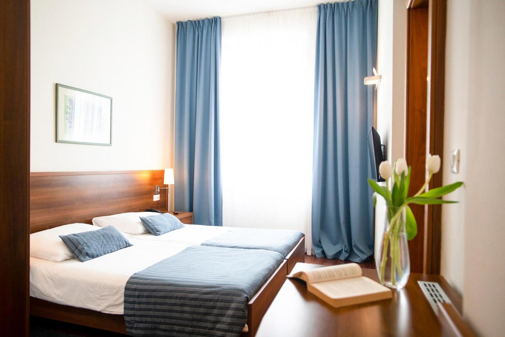 Aminess Vival Velaris Resort Supetar Exterior foto