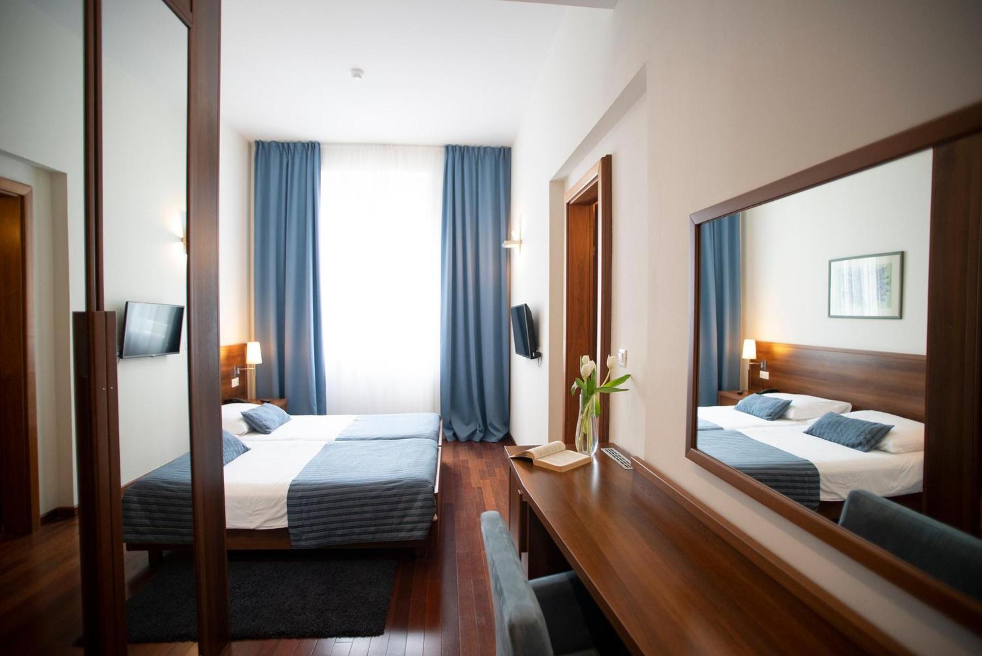 Aminess Vival Velaris Resort Supetar Exterior foto
