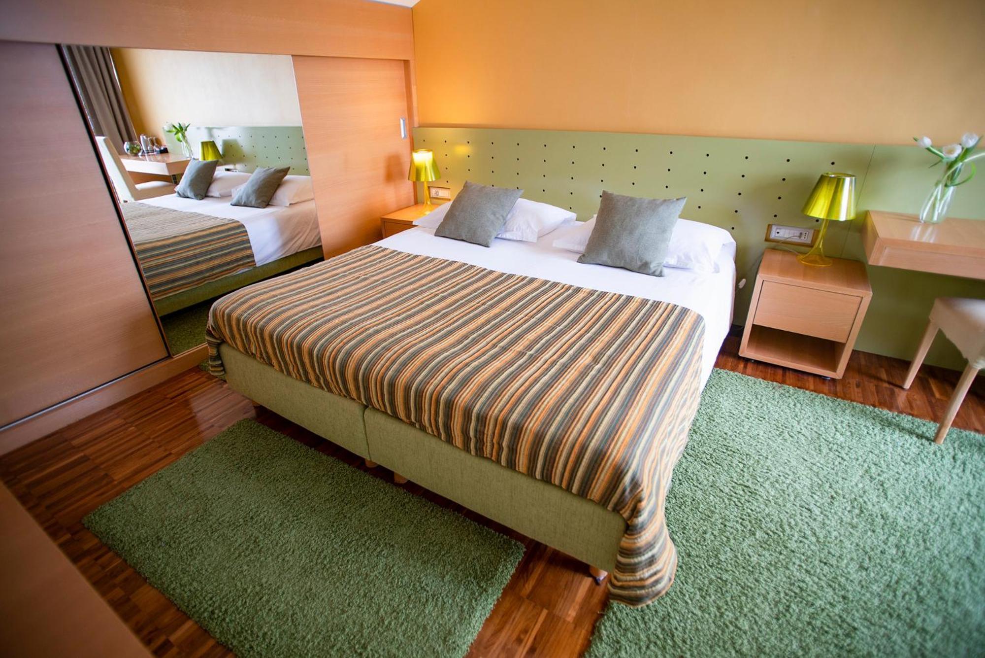 Aminess Vival Velaris Resort Supetar Exterior foto