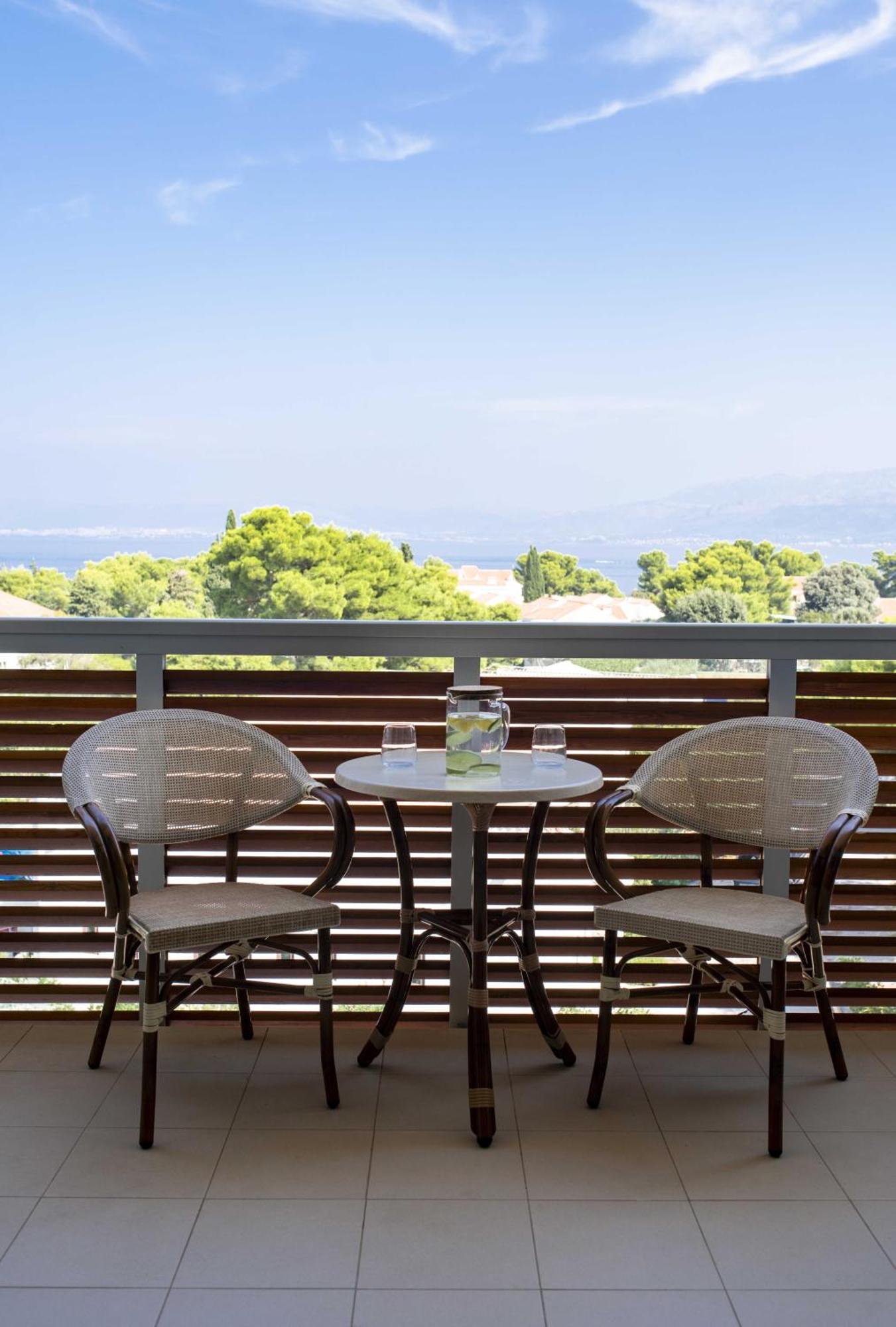 Aminess Vival Velaris Resort Supetar Exterior foto